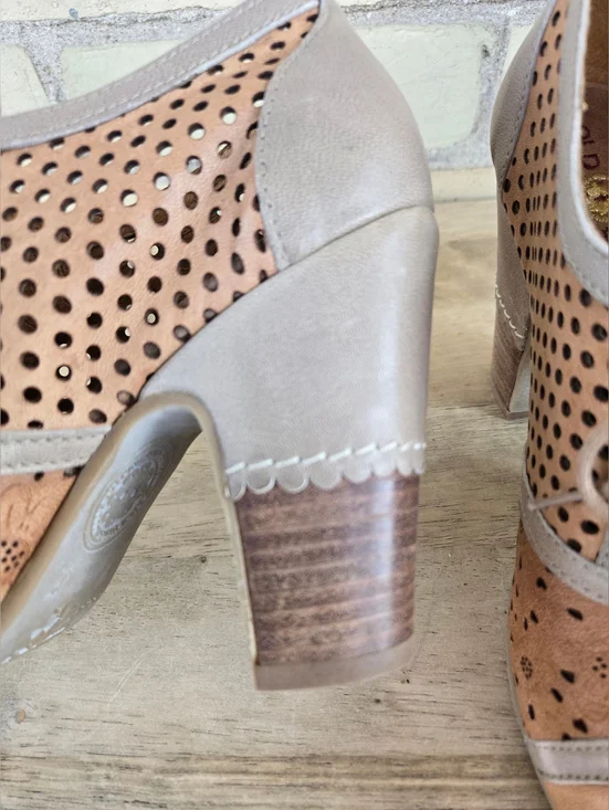 Gold Button Heels - Picture 10 of 11